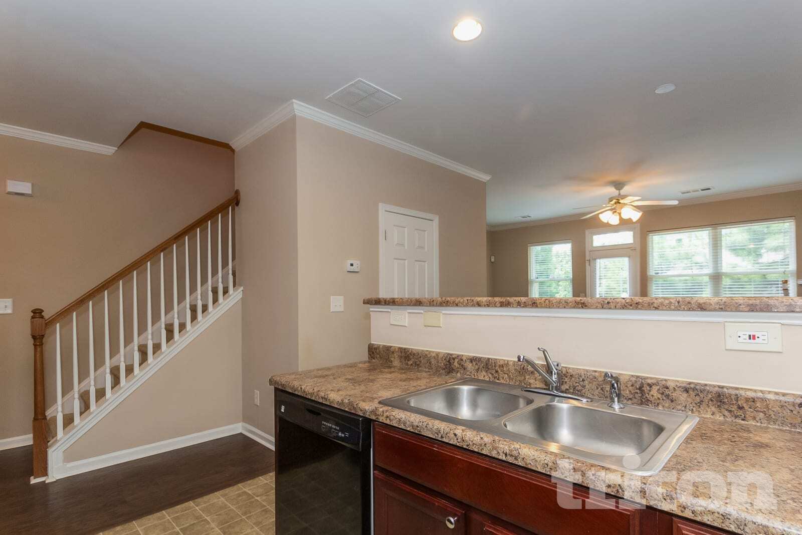 Building Photo - 3364 Estes Dr