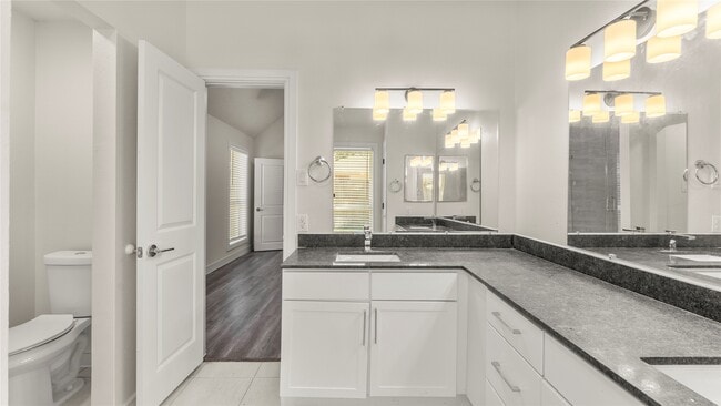 Building Photo - 2107 Charlton House Ln