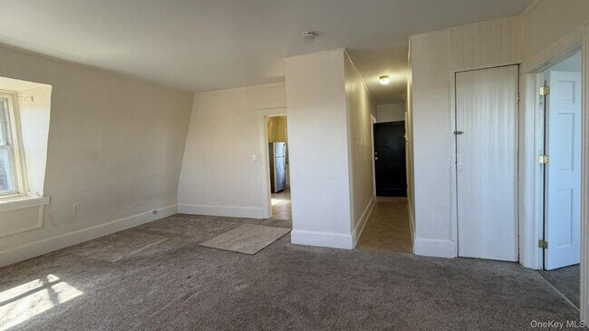 Building Photo - 64 Anstice St