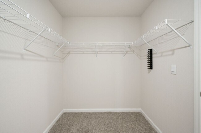 Building Photo - 522 Mary Lou Way