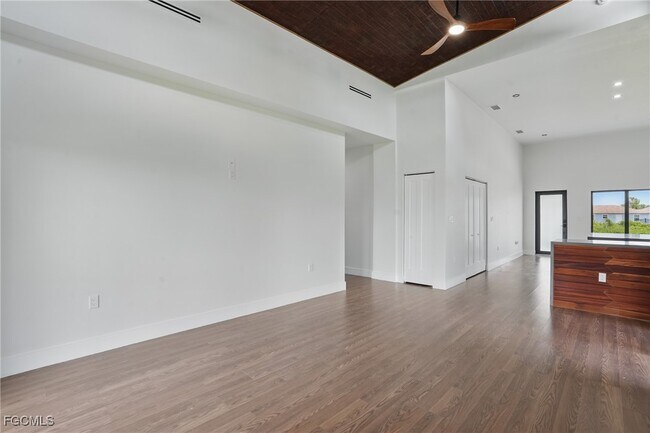 Building Photo - 2815 45th St W