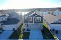 Building Photo - 6548 Great Bear Dr