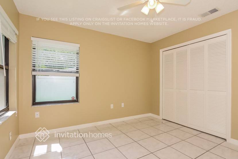 Building Photo - 1604 Cumberland Ct E