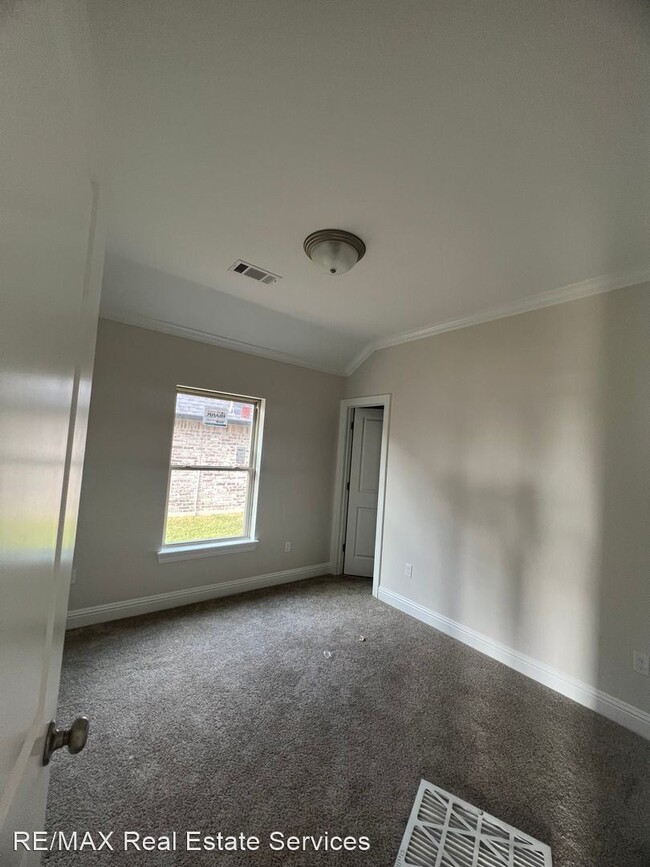 Building Photo - 4 br, 2 bath House - 552 Brunswick Gardens