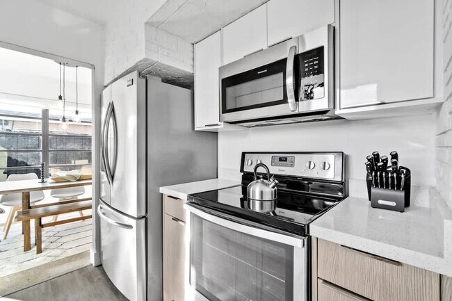 Building Photo - 6540 Park St