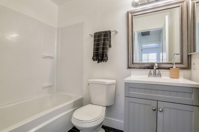 Building Photo - 5997 Bamford Dr