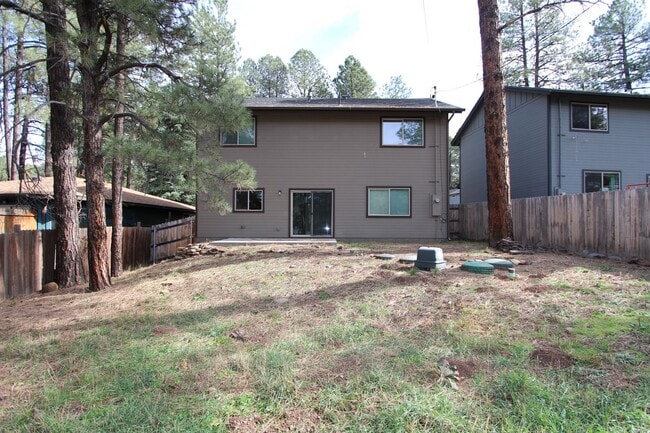 Building Photo - $500 OFF THE FIRST MONTHS RENT! Home in Mo...