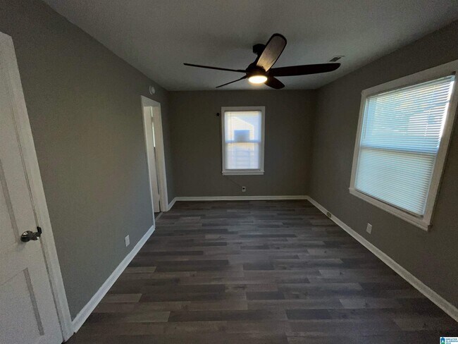 Building Photo - 624 4th Ct W