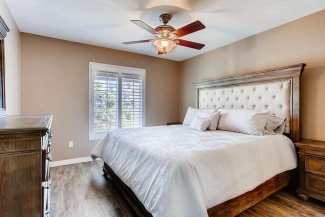Building Photo - Furnished large and modern condo