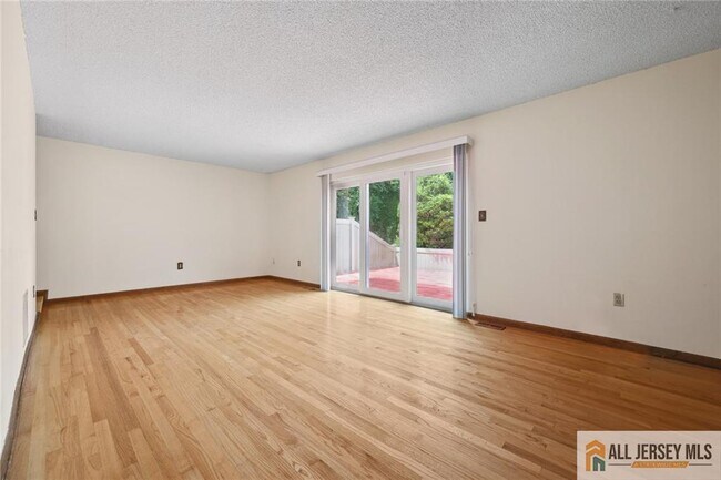 Building Photo - 153 Thoreau Dr