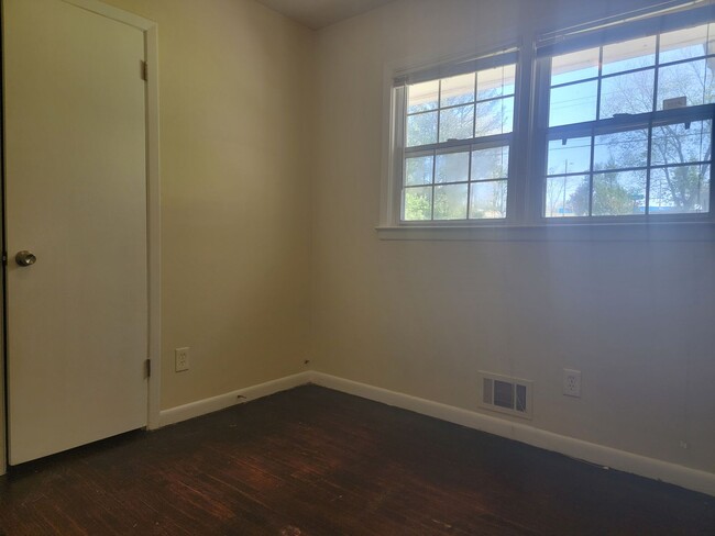 Building Photo - Spacious 3BR Ranch in Prime Atlanta Location!