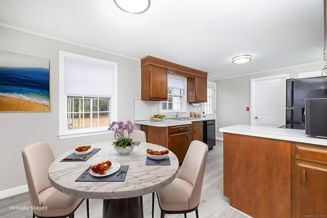 Building Photo - 92 Indian Hill Rd