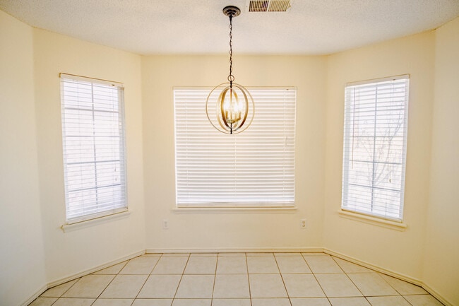 Building Photo - 10601 Canton Ave