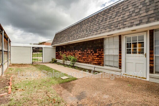 Building Photo - 2518 NW 62nd St