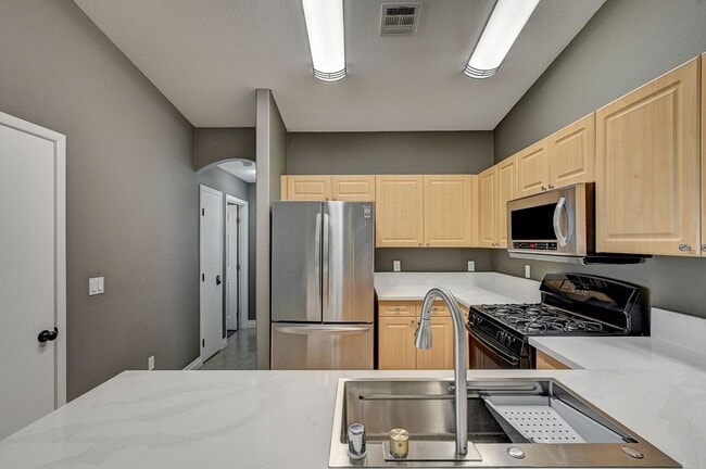 Building Photo - 9333 Leaping Deer Pl