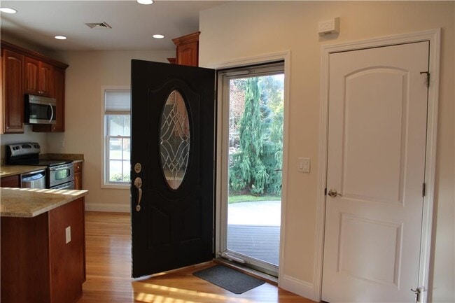 Building Photo - 5 Kristin Ct