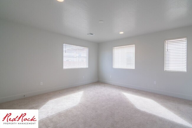 Building Photo - Innovative Design! 4 Bedroom Home in the Beautiful Desert Playa Community