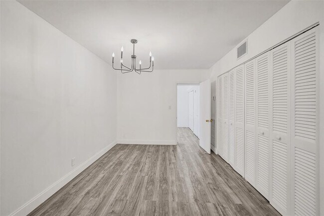 Building Photo - 103 Heatherbrook Way