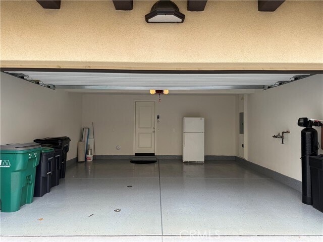 Building Photo - 209 Follyhatch