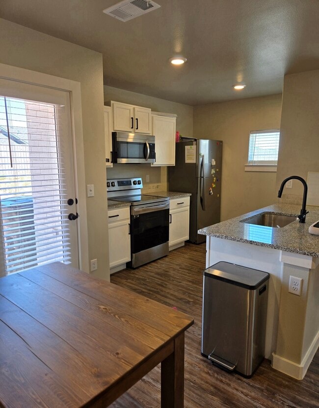 Building Photo - 1203 Hogback Wy