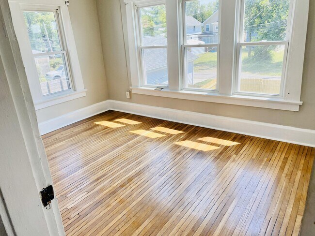 Building Photo - 918 Carpenter St