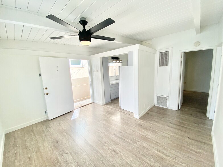 Building Photo - 121 Rosecrans Pl
