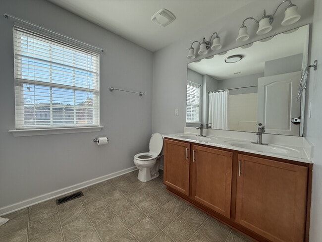 Building Photo - 505 Sweet Laurel Ln