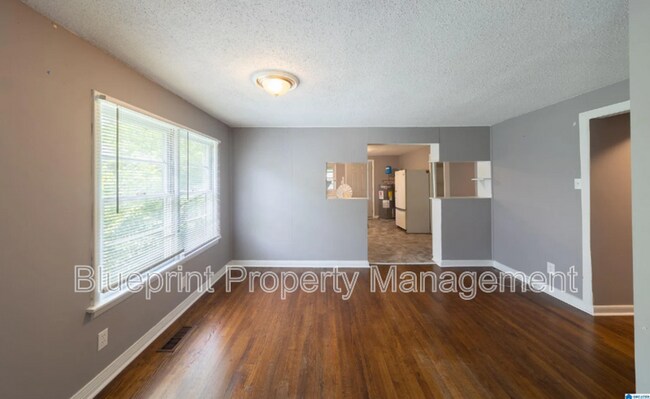 Building Photo - 2242 3rd Ave S