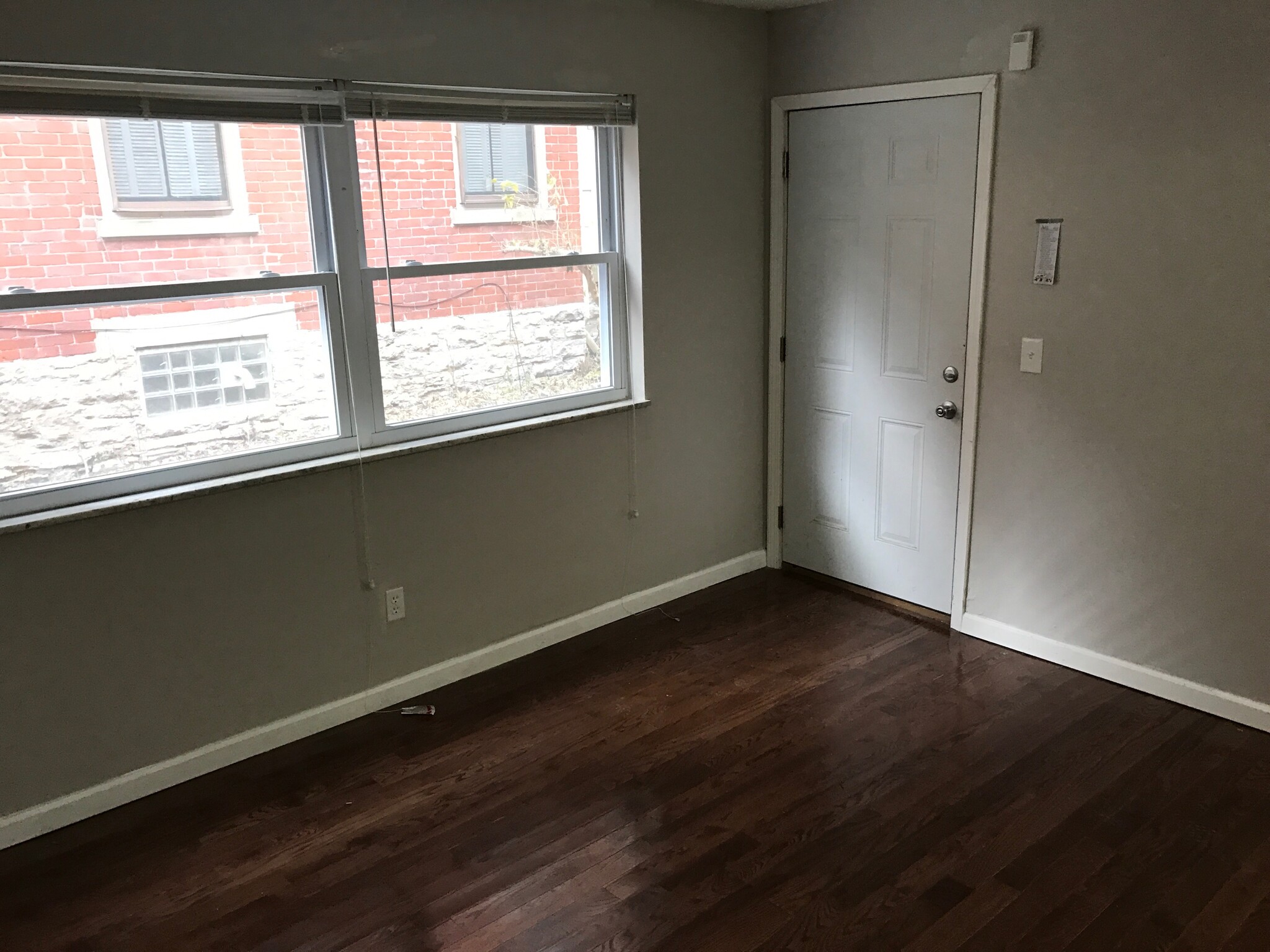 Building Photo - 2116 Kemper Ln