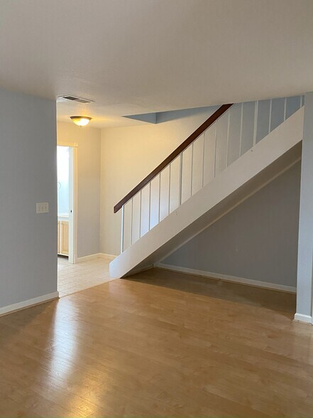 Building Photo - 4971 Ponderosa Ter