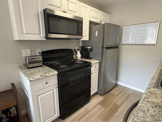Building Photo - 2565 Grassy Point Dr