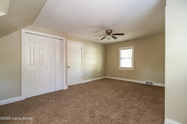 Building Photo - 4620 Hillside Dr