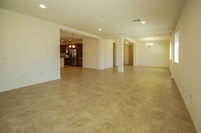 Building Photo - 12047 N Golden Mirror Dr