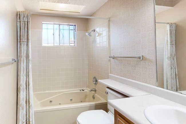 Building Photo - NE Brick Ranch 3/Bd 2/Ba 2 Cg 1782/sf