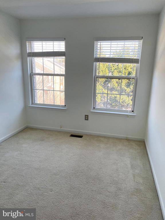 Building Photo - 6330 James Harris Way