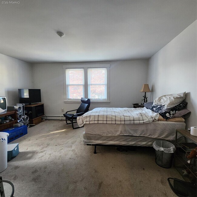 Building Photo - 24 Prairie Ave