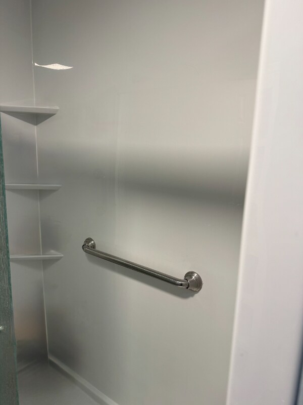 Building Photo - 123 Clearview Ave