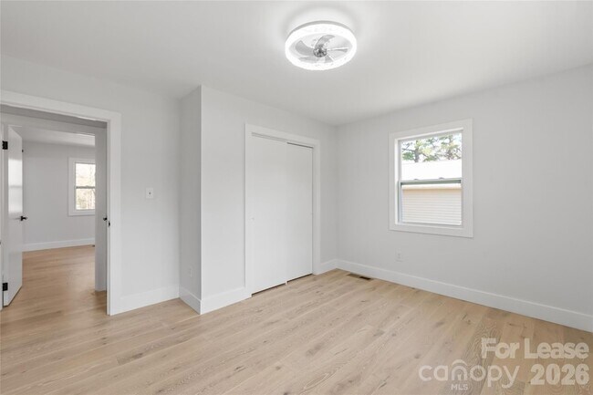 Building Photo - 1315 Vickie Ln