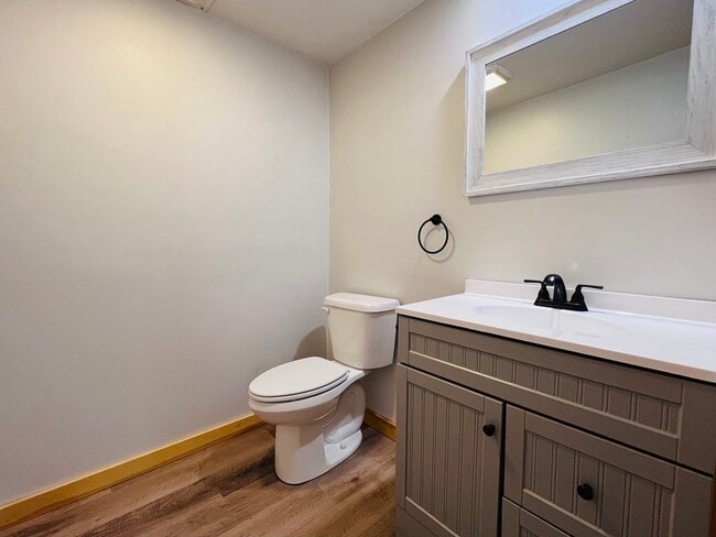 Building Photo - 88 Miller St