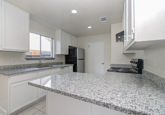 Building Photo - 16963 Nevisway St
