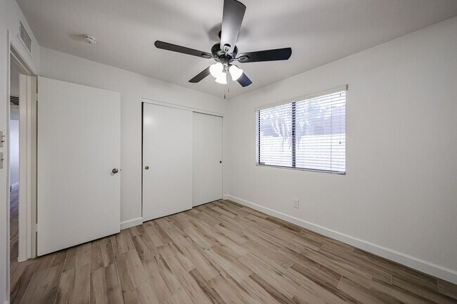 Building Photo - Beautifully renovated 3 bedroom 2 bathroom...