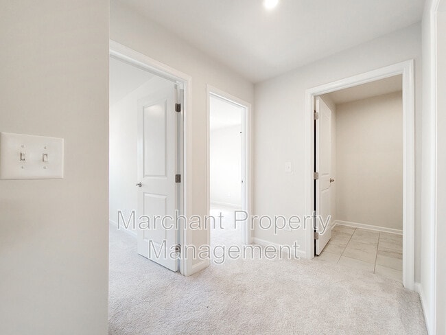 Building Photo - 111 Marthawood Ln