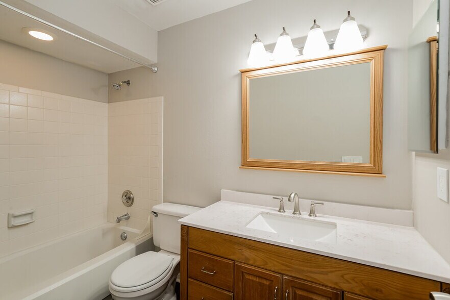 Building Photo - 814 Settlers Rd