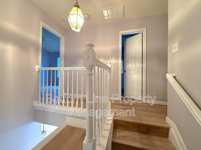 Building Photo - 224 Primrose Walk