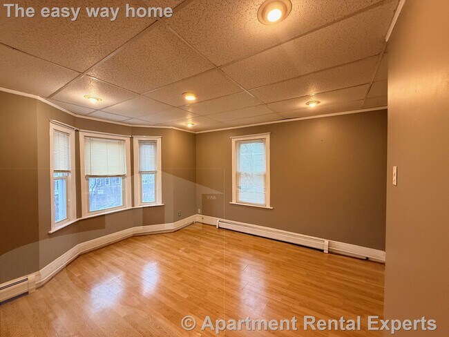 Building Photo - 741 Somerville Ave