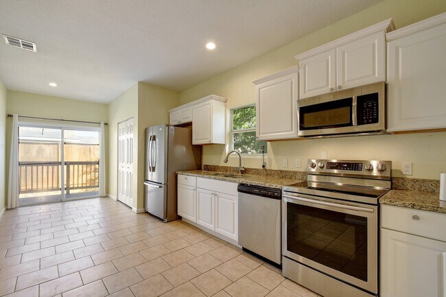Building Photo - 417 Odell St