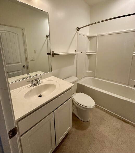 Building Photo - 4714 Venito St
