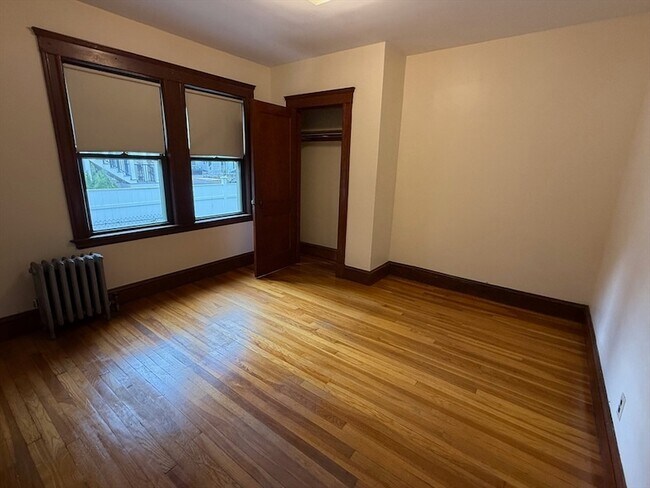 Building Photo - 63 Park St