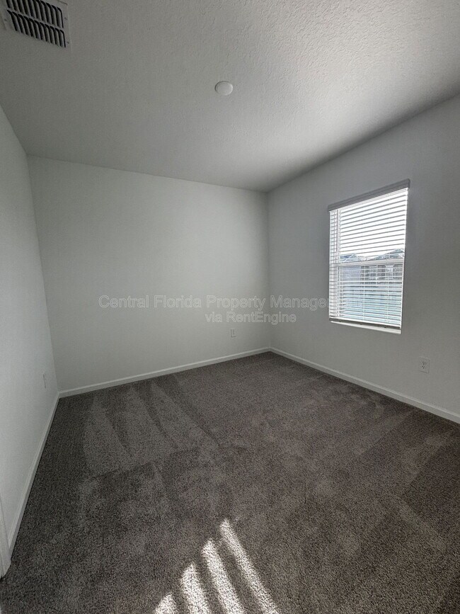 Building Photo - 7429 Ivy Tendril Ave