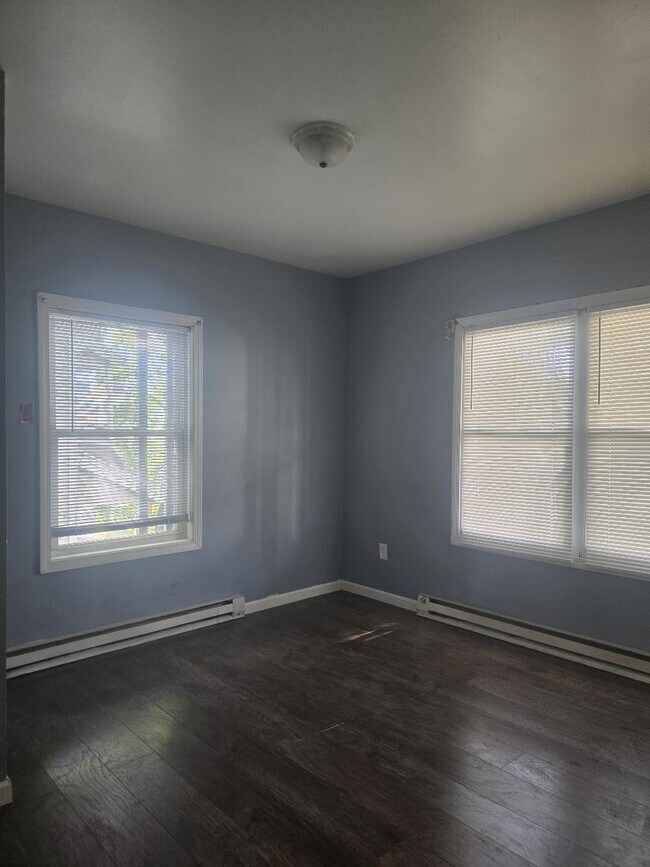 Building Photo - 14 Wood St